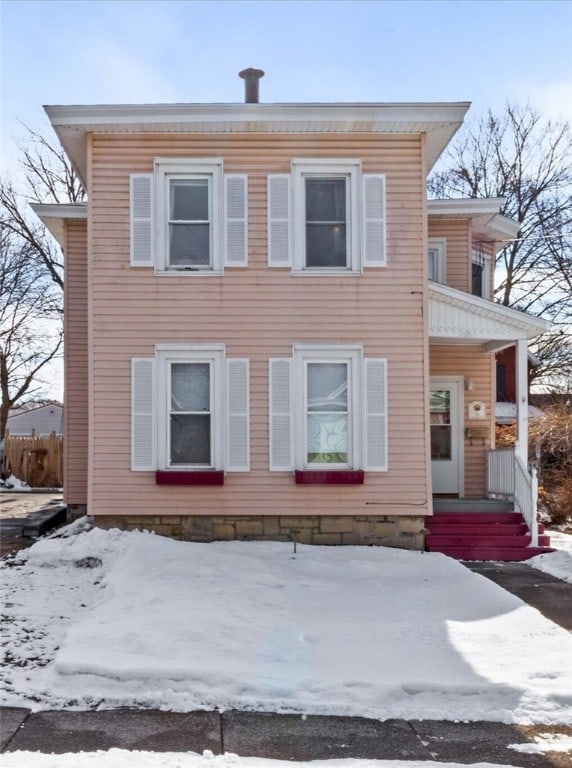 view of front of home