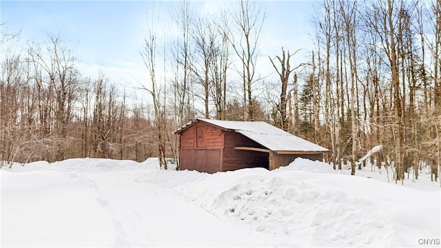 exterior space with an outbuilding