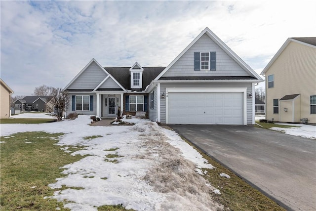 view of front of property featuring driveway