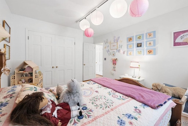 bedroom featuring a closet