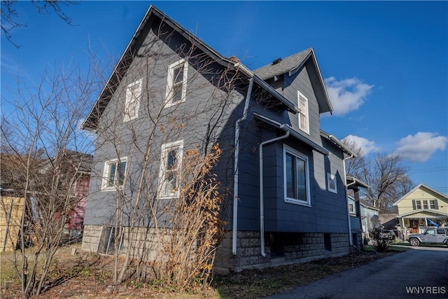 view of home's exterior