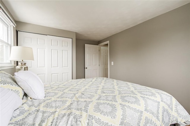 bedroom with a closet