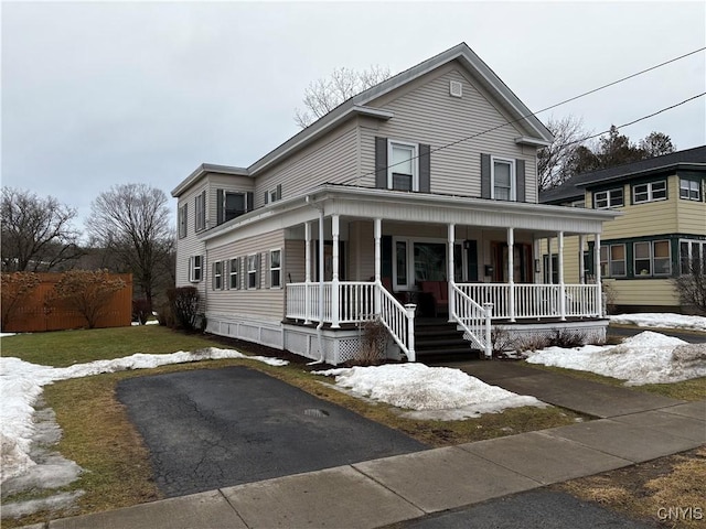 view of front facade featuring covered porch