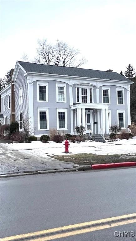 view of front of house