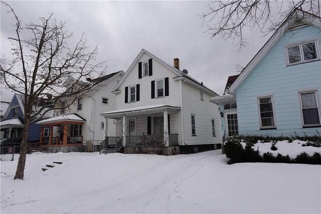 view of front facade featuring a porch