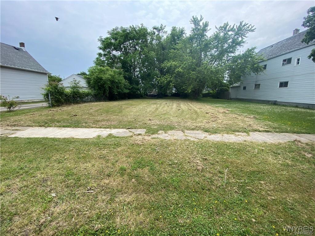 847 Perry St, Buffalo, NY 14210 - photo 2
