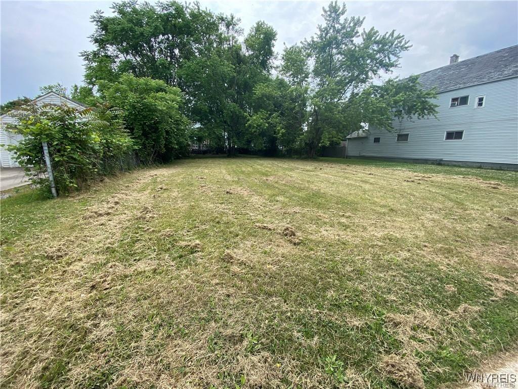 847 Perry St, Buffalo, NY 14210 - photo 3