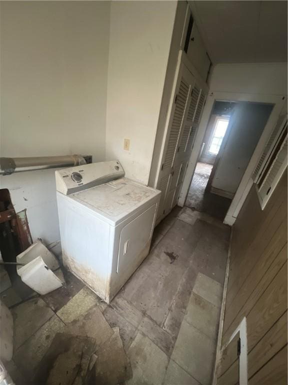 bathroom featuring washer / clothes dryer