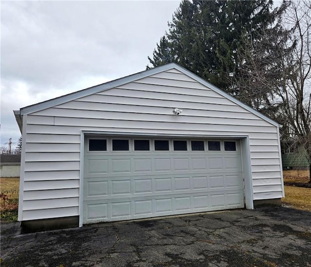 view of detached garage