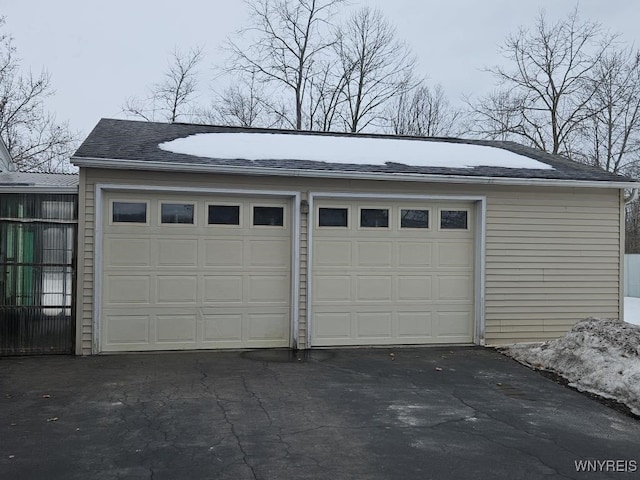 view of detached garage