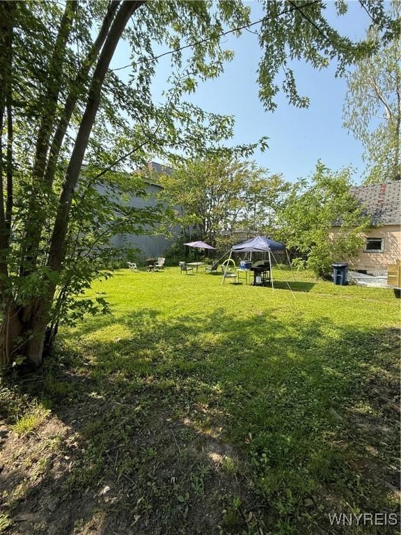 1258 W Ave, Buffalo, NY 14213 - view of grassy yard