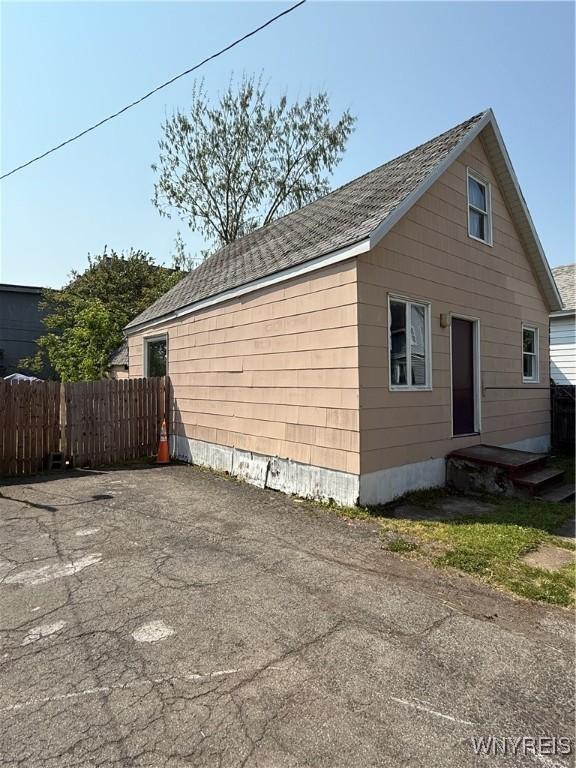 1258 W Ave, Buffalo, NY 14213 - view of side of property