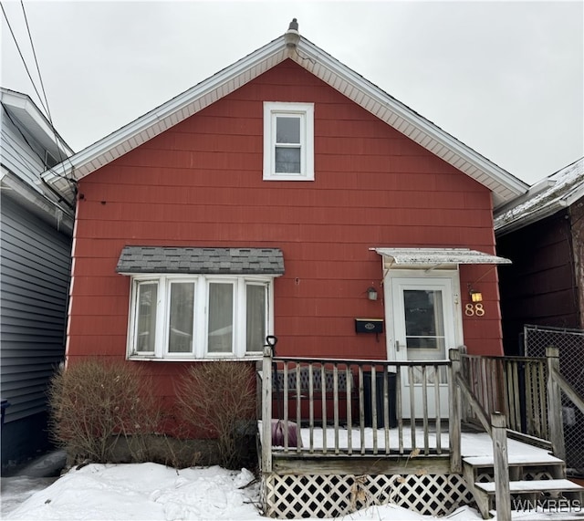 view of front of property