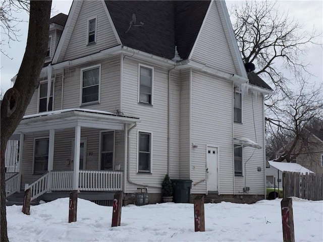 view of front of house with covered porch