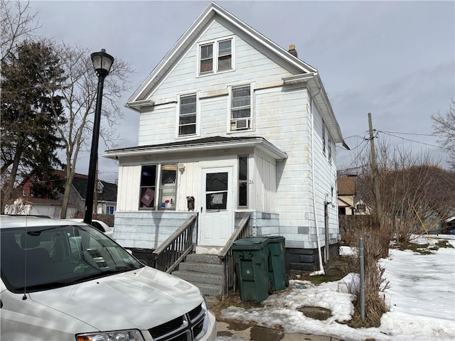 view of american foursquare style home