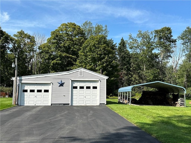 view of detached garage