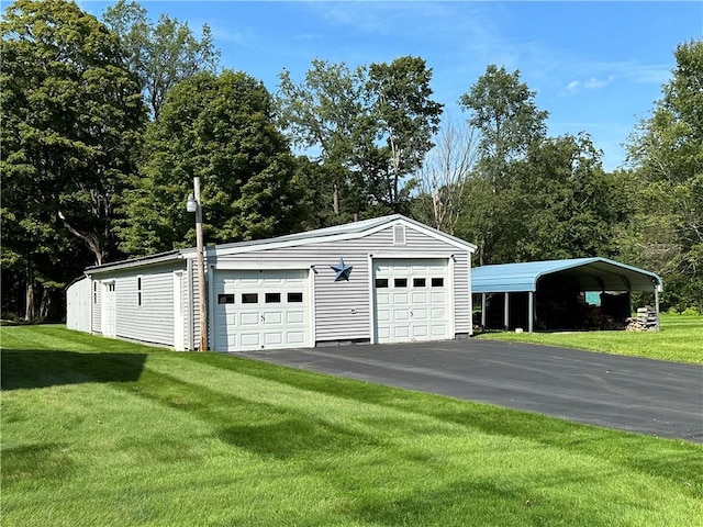 view of detached garage