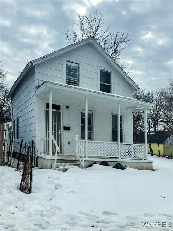 view of front facade featuring covered porch