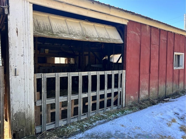 exterior space with an outbuilding