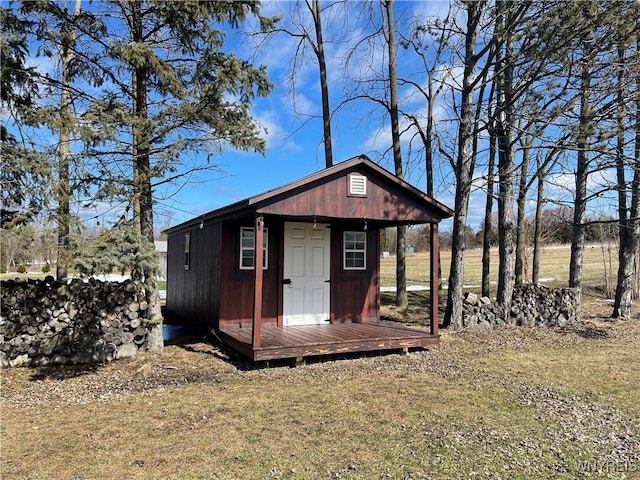 view of outbuilding featuring an outbuilding