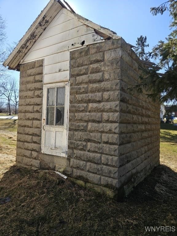 view of side of property