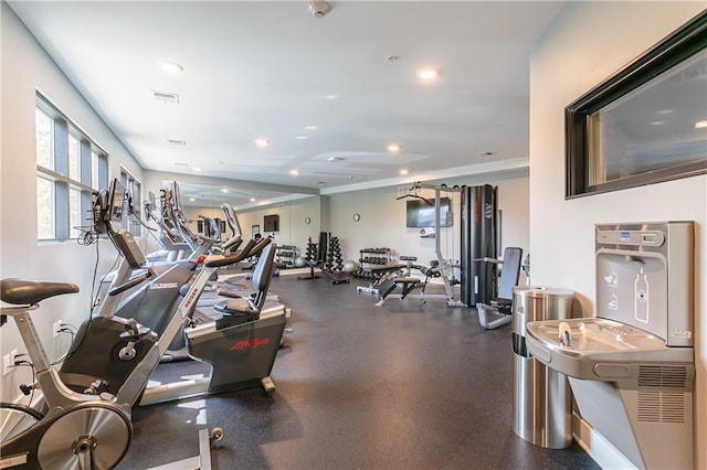 workout area featuring visible vents and recessed lighting