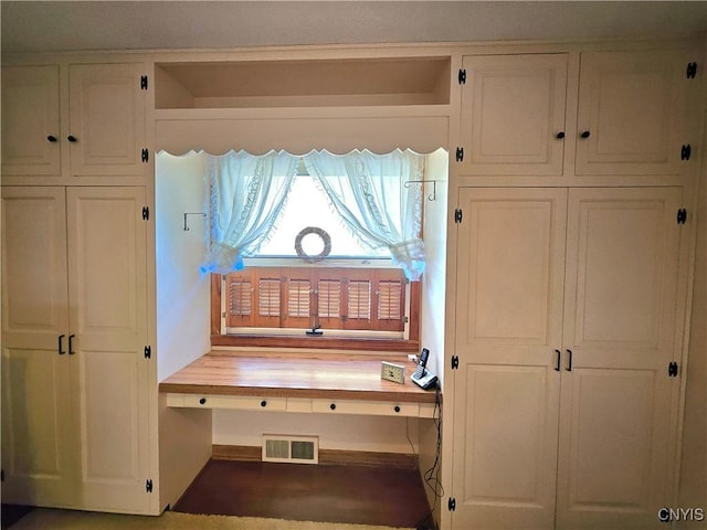 closet with visible vents