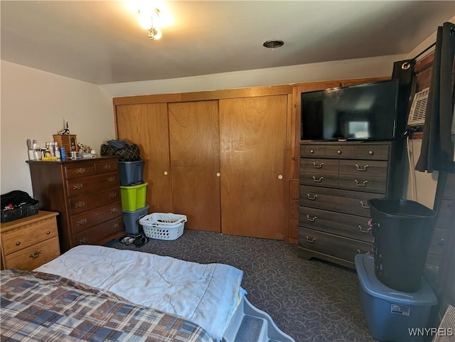 bedroom with a closet