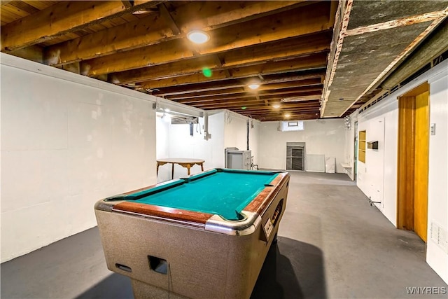 game room with concrete floors