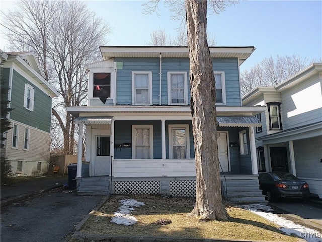 view of front facade with a porch