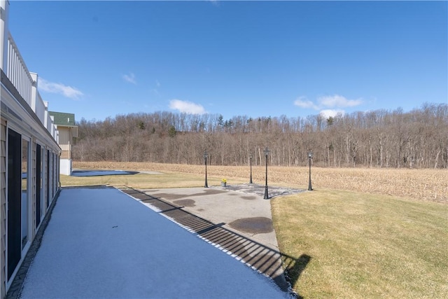 view of yard with a patio area