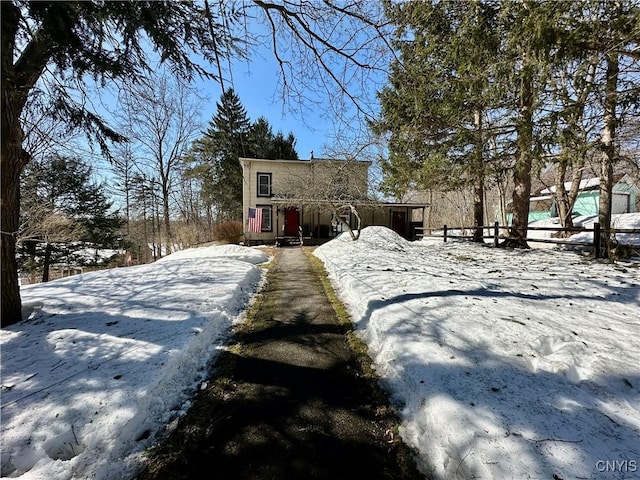 view of front of property