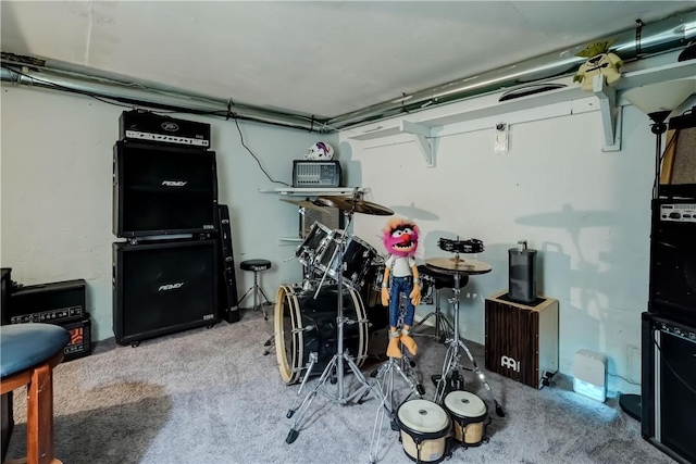 garage with ceiling fan