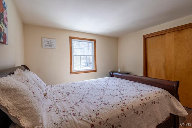 bedroom featuring a closet