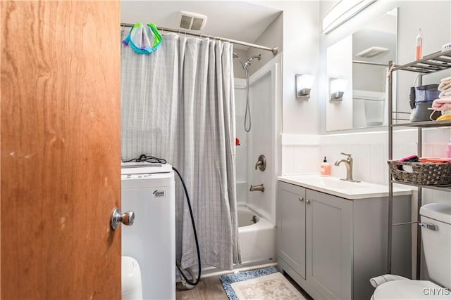 full bathroom with vanity, visible vents, toilet, tasteful backsplash, and shower / tub combo with curtain