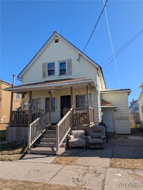 view of front of property with covered porch