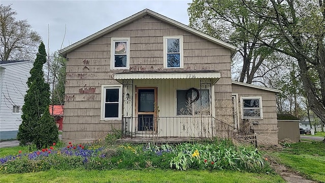 13 E Albion St, Murray, NY 14470 - view of front of property with a porch