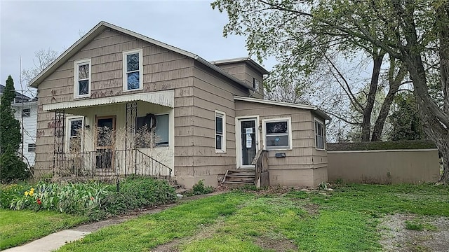 13 E Albion St, Murray, NY 14470 - view of front of house featuring a front yard