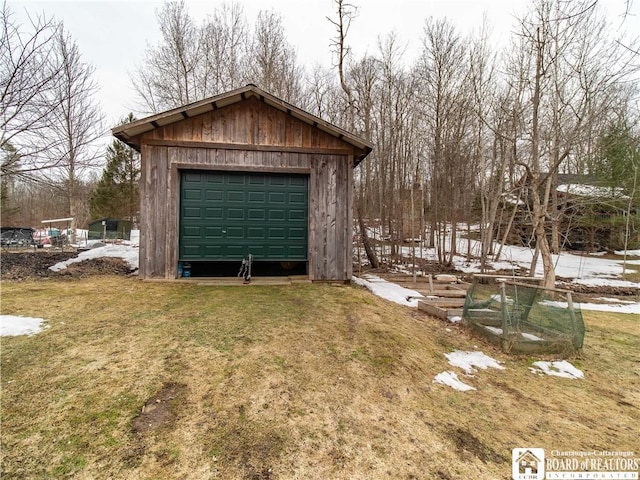 view of detached garage