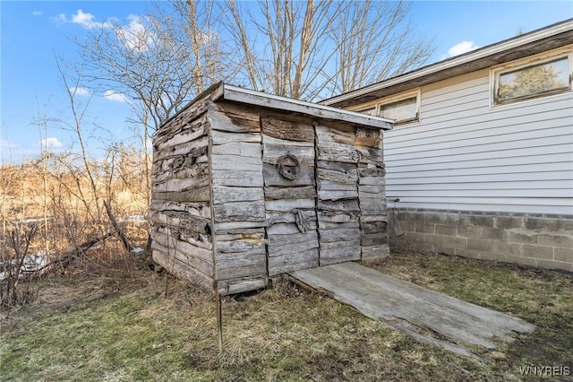 view of outbuilding featuring an outbuilding