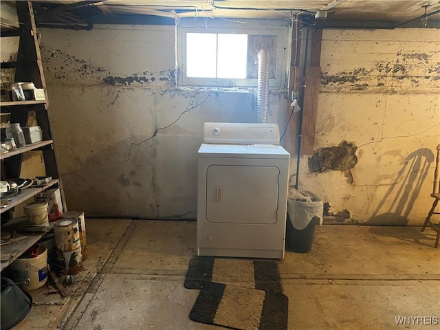 basement featuring washer / clothes dryer