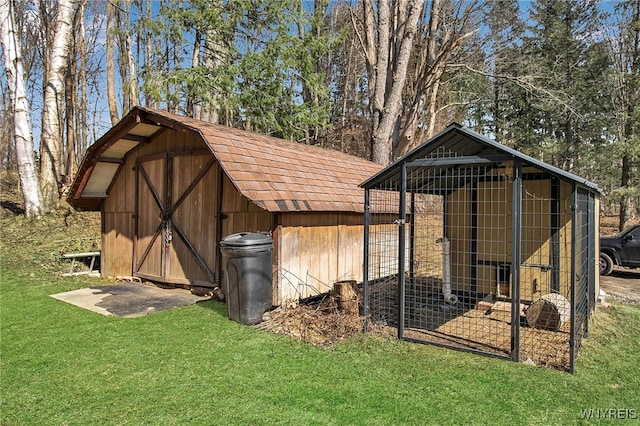 view of outdoor structure with an outdoor structure