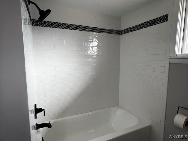 full bath with shower / bathtub combination