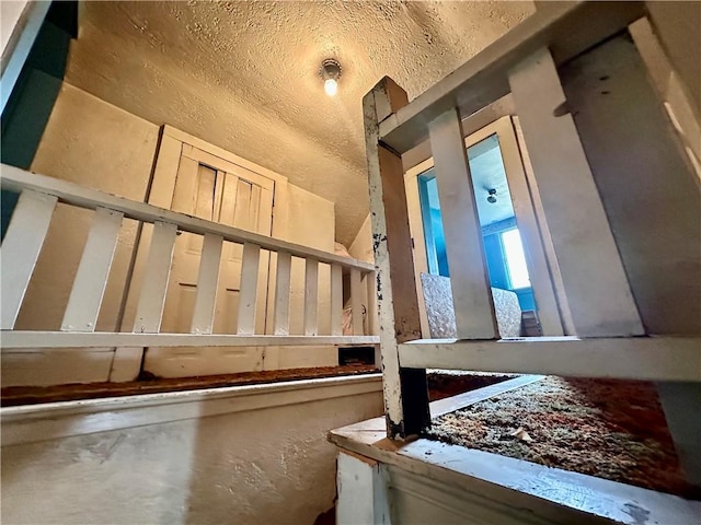 7 Hedgehog Ln, Bradford-Town, PA 16701 - view of staircase