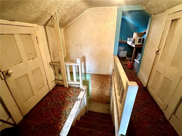 7 Hedgehog Ln, Bradford-Town, PA 16701 - hall with lofted ceiling