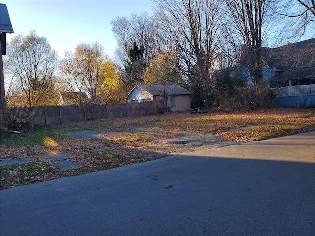 460 S Ave, Elmira-City, NY 14904 - view of yard featuring fence