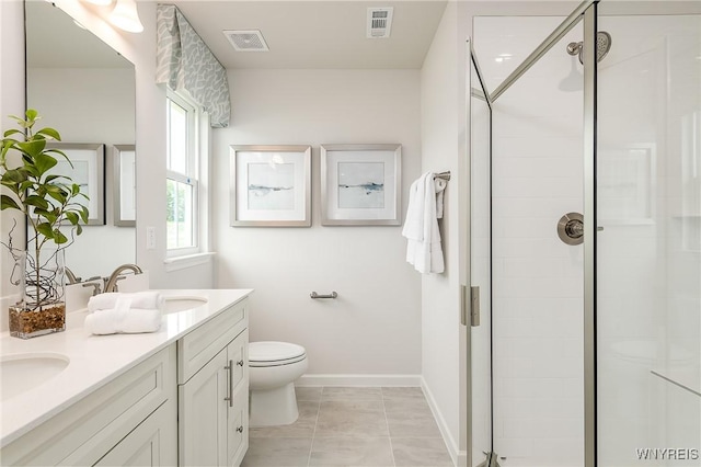 full bathroom featuring visible vents, a stall shower, and toilet