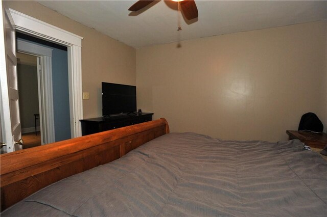 331 W Washington Ave, Elmira-City, NY 14901 - bedroom featuring ceiling fan