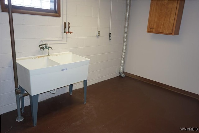480 Lakeview Ave, Orchard Park, NY 14127 - clothes washing area featuring concrete block wall