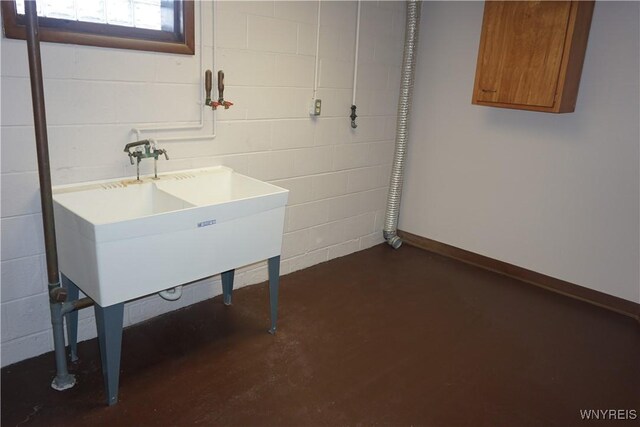 480 Lakeview Ave, Orchard Park, NY 14127 - clothes washing area featuring concrete block wall